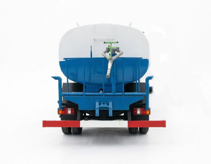 Sinotruk 12 Cubic Meter Water Truck - Image 4
