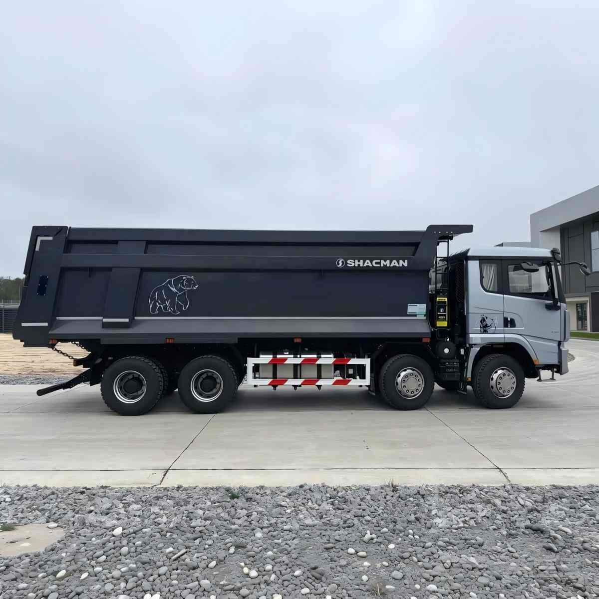 Shacman X3000 8x4 Dump Truck 430HP Air suspension Stock 7.6m | Shaanxi Grey - Image 2