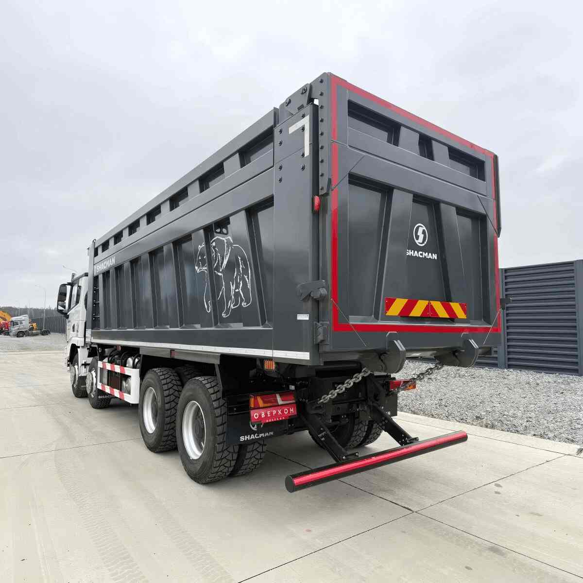 Shacman X3000 8x4 Dump Truck 430HP Air suspension Stock 7.6m | Shaanxi White - Image 4